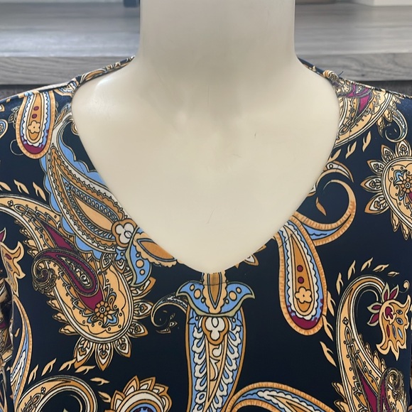 Stylish Paisley Long sleeves Blouse with Smocked   push up cuffs - Picture 3 of 8